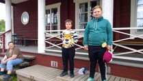 25 m pistoolin 12T -sarjan palkitut ampujat (Vertti 2. ja Ekku 1.).